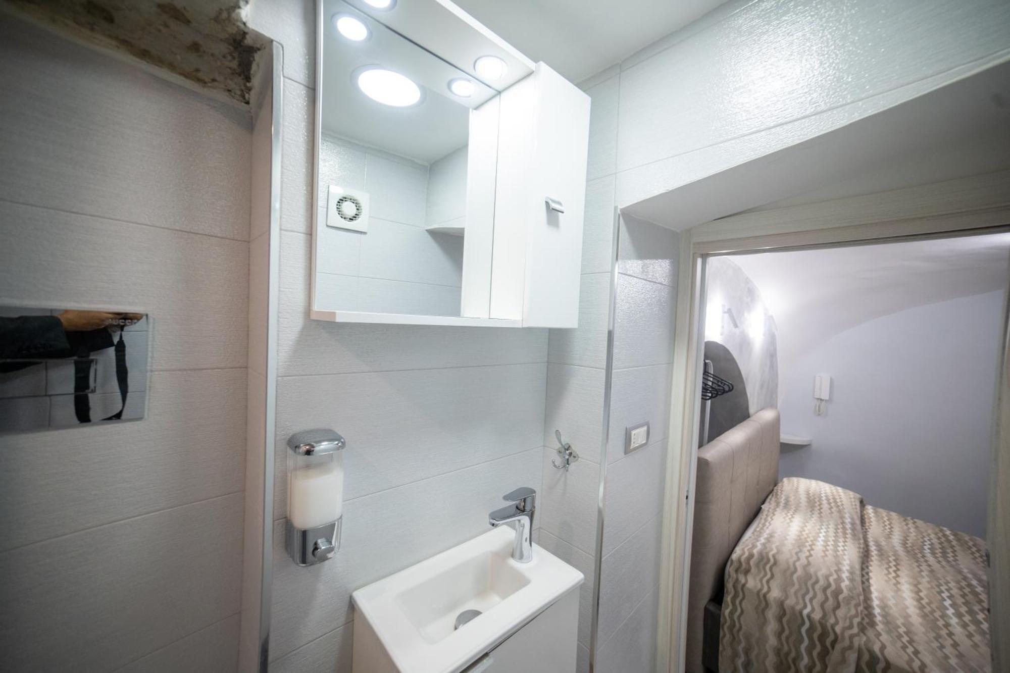 Il Duomo A Due Passi Apartment Napoli Exterior foto